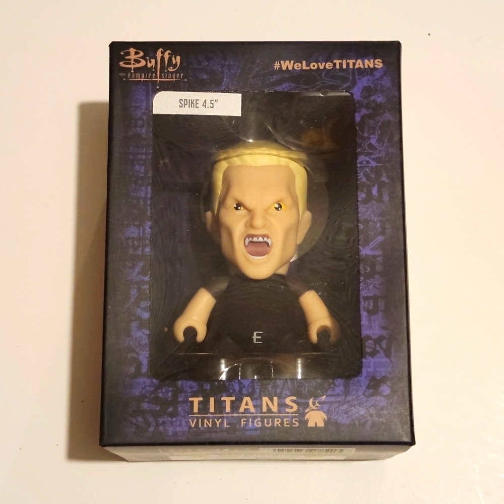 Buffy the Vampire Slayer Titan Character Figure - Spike - Exclusive